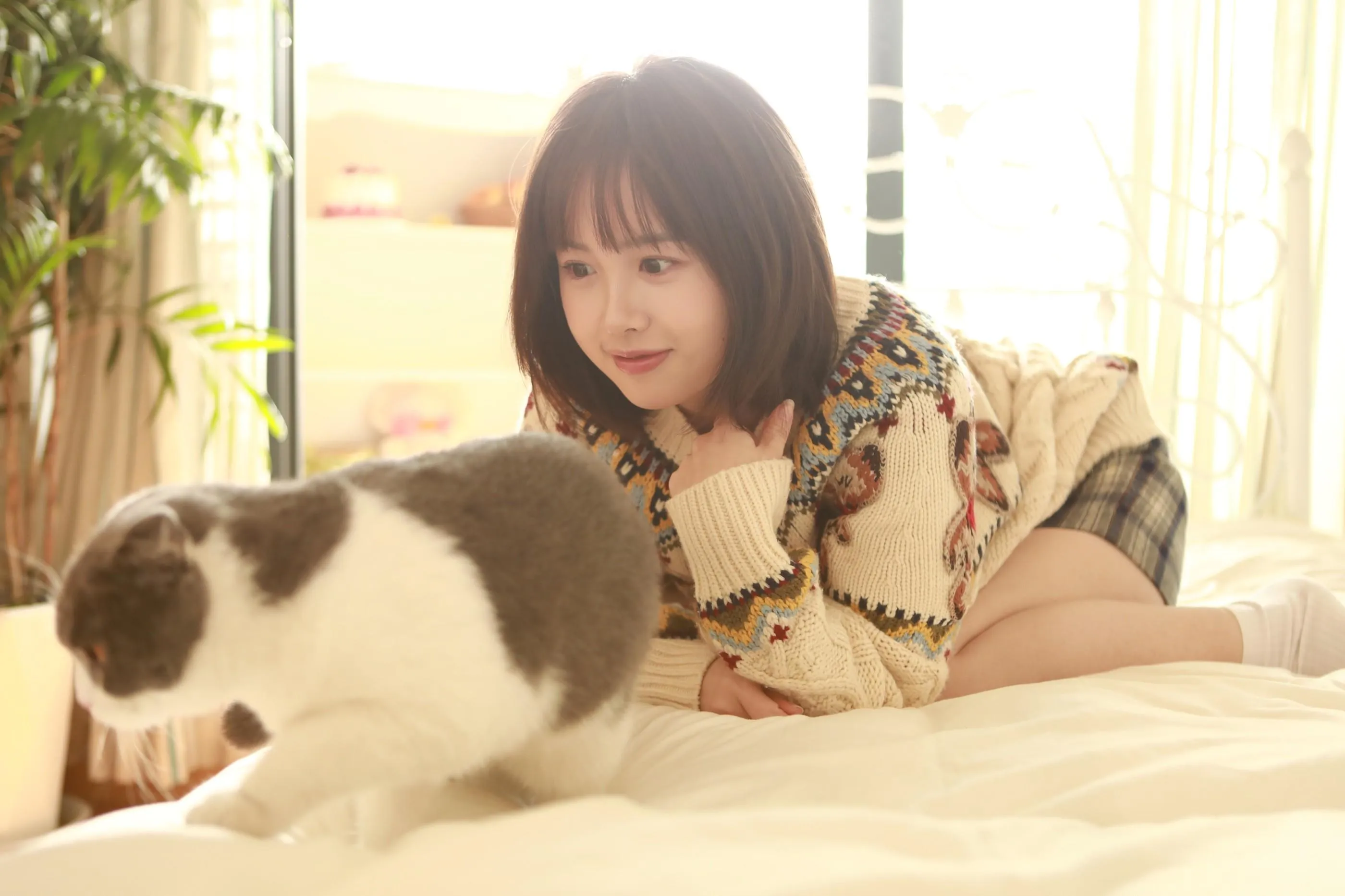 [艺图语] 2022.05.30 她和她的猫 大元梦二 [34P]插图1